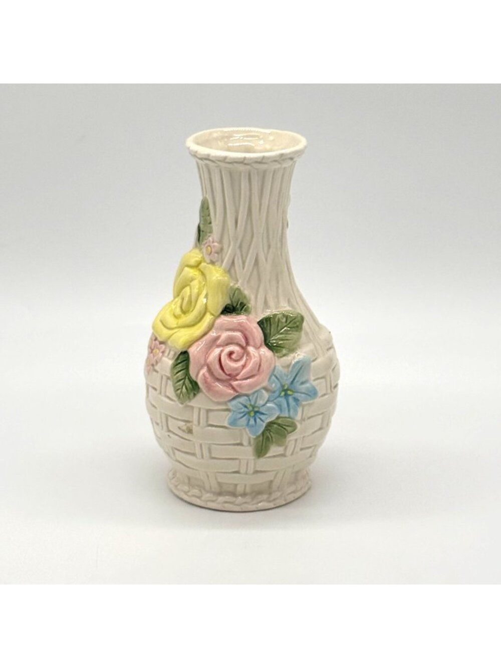 Fitz and Floyd White Basket Weave Spring Flowers Ceramic Vase